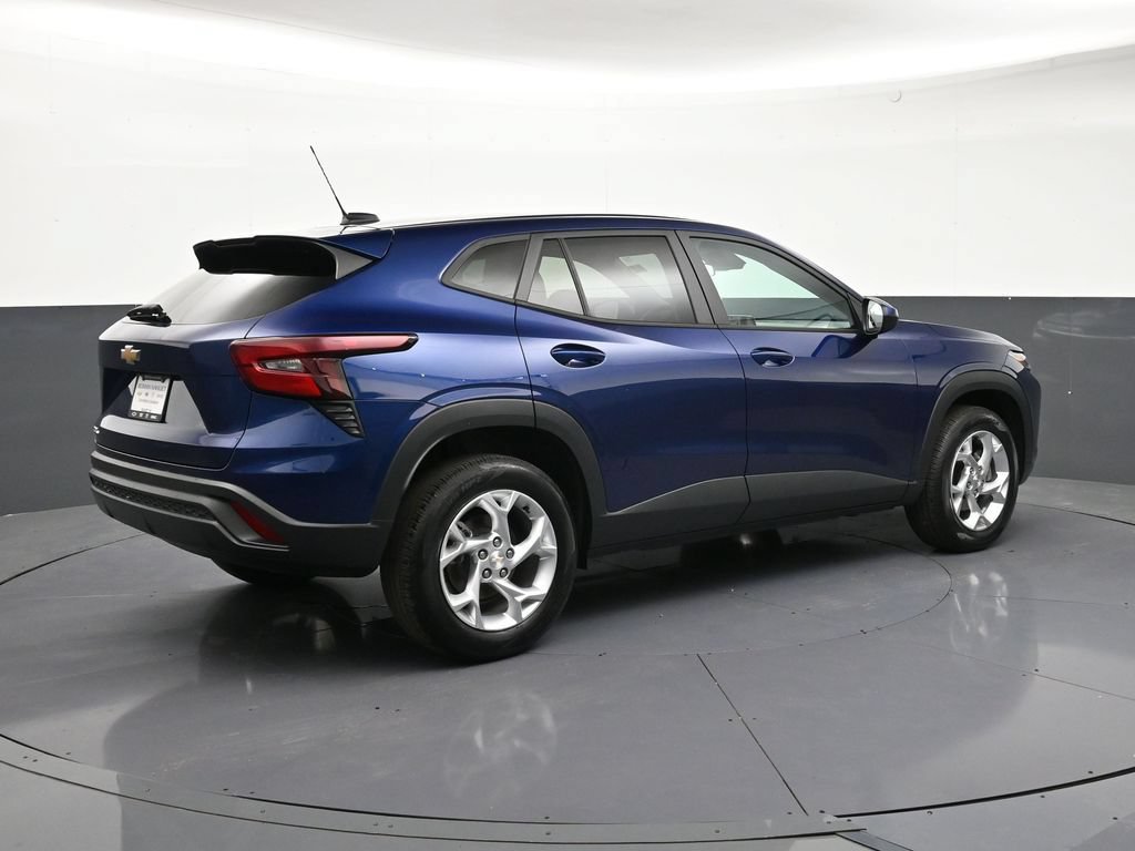 Certified 2024 Chevrolet Trax LS w/ LS Convenience Package FWD image 5