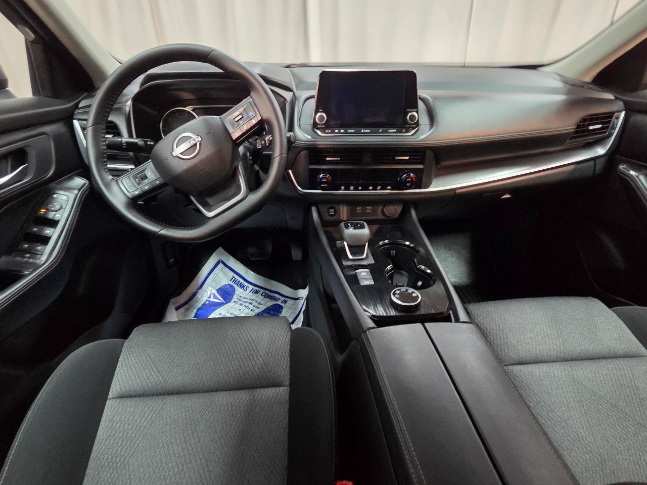 Used 2025 Nissan Rogue SV AWD/4WD image 28