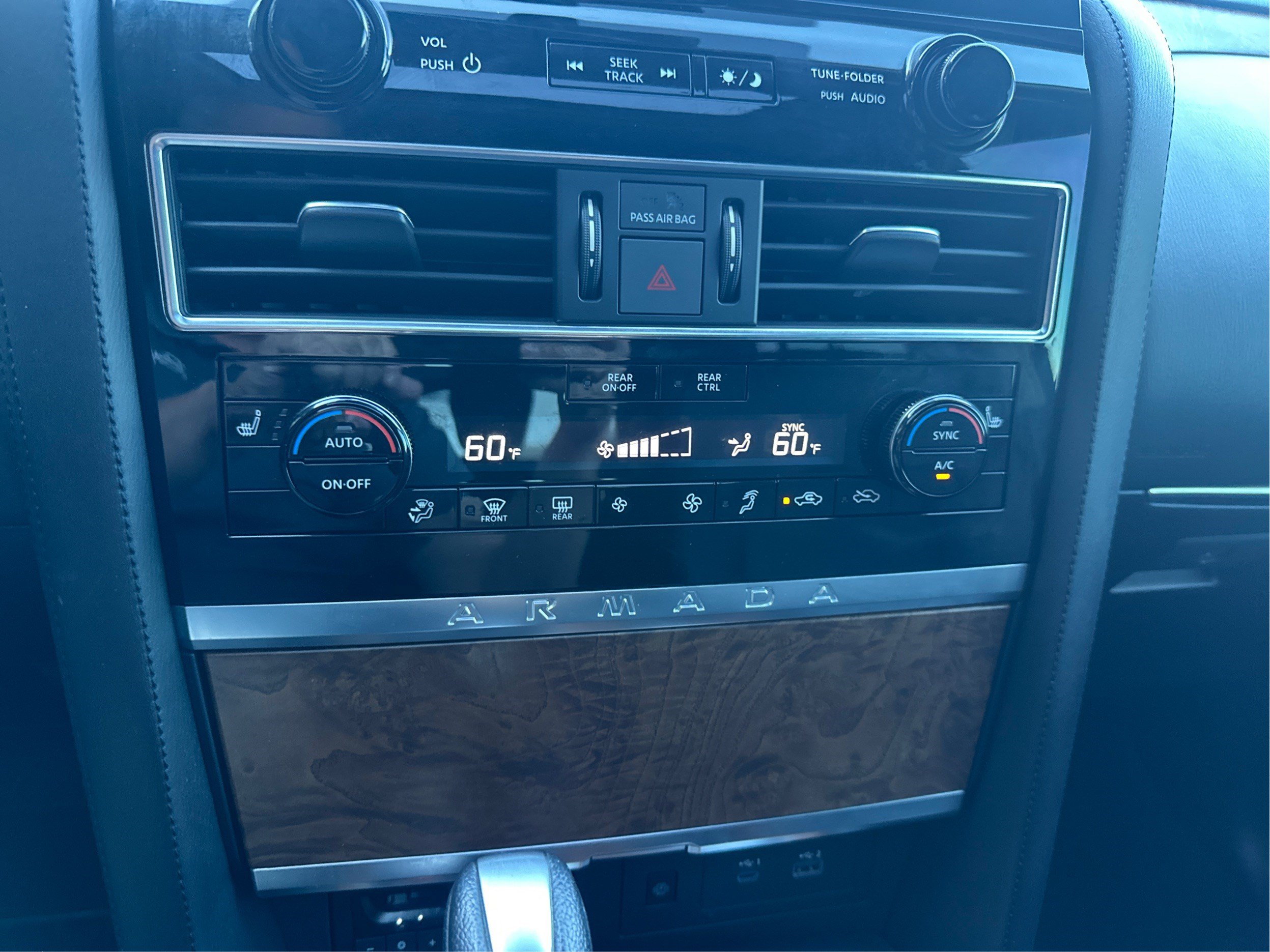 Used 2024 Nissan Armada SL AWD/4WD image 30