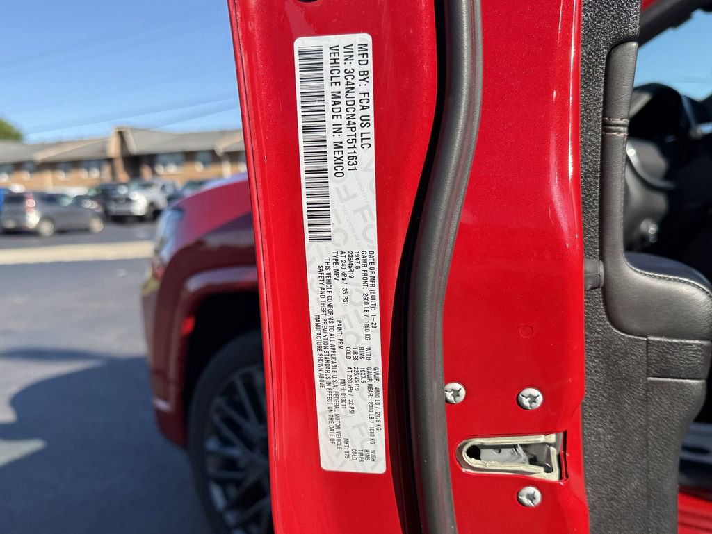 Used 2023 Jeep Compass Limited image 28