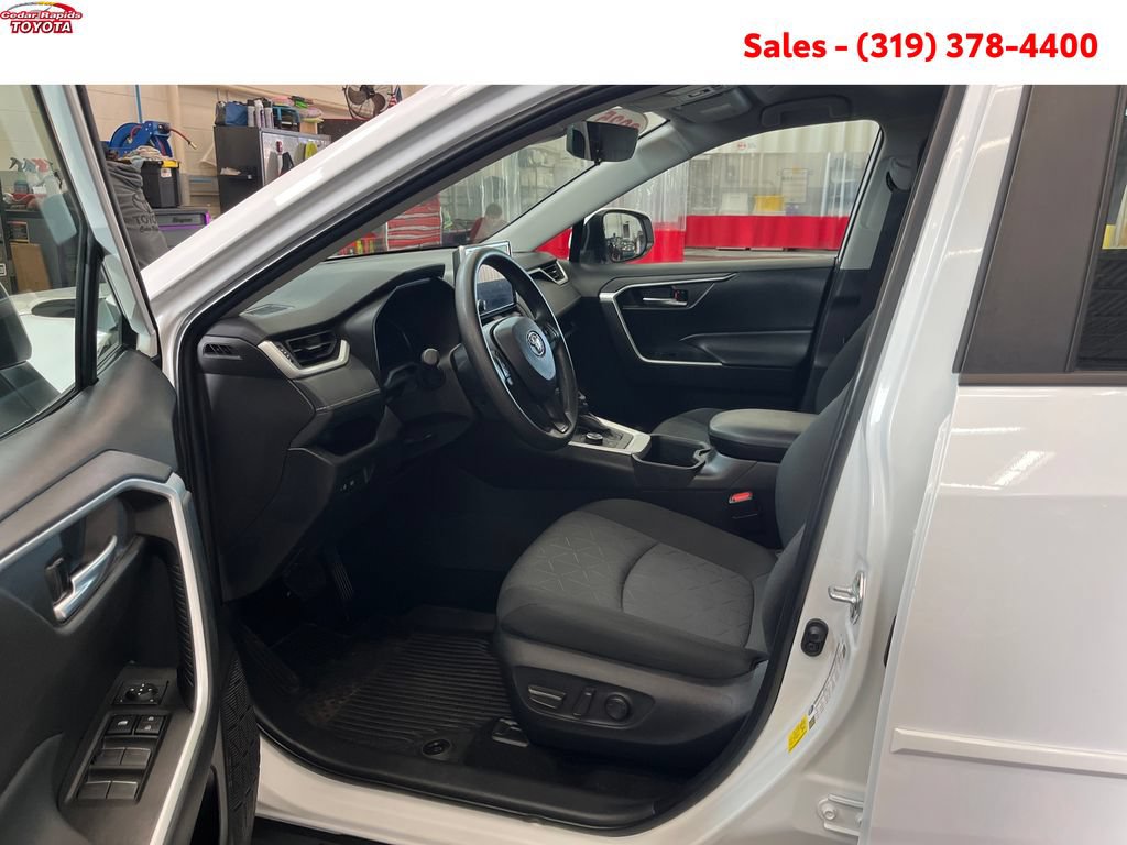 Certified 2025 Toyota RAV4 XLE AWD/4WD image 15