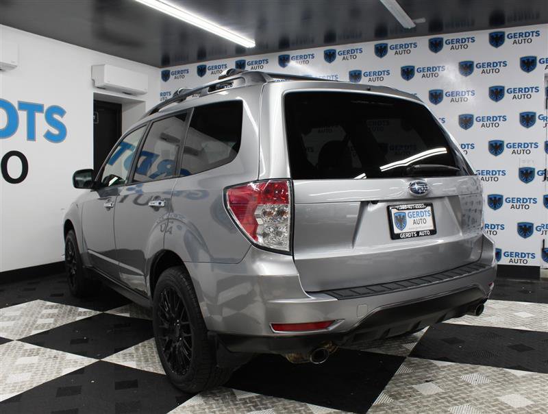 Used 2011 Subaru Forester 2.5X Premium image 2
