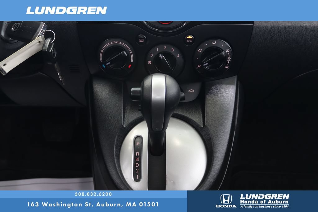 Used 2013 MAZDA MAZDA2 Sport FWD image 23