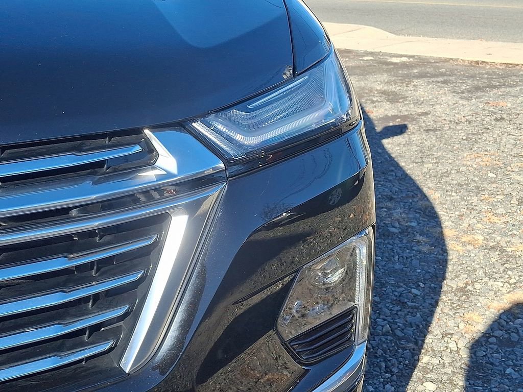 Used 2023 Chevrolet Traverse Premier w/ LPO, Floor Liner Package image 36