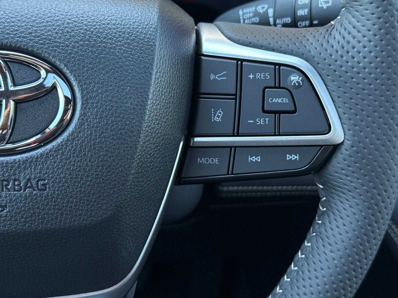 New 2026 Toyota Sienna Platinum AWD/4WD image 27