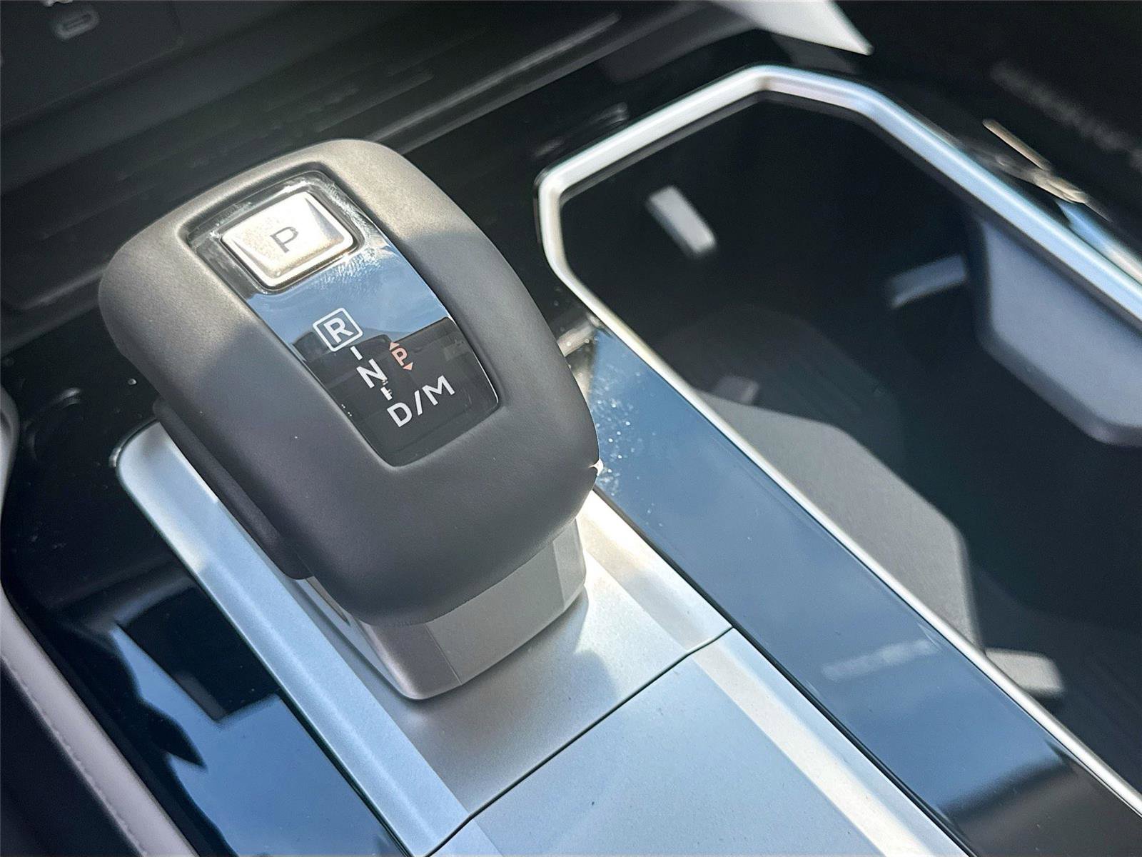 New 2025 Mitsubishi Outlander SE image 17