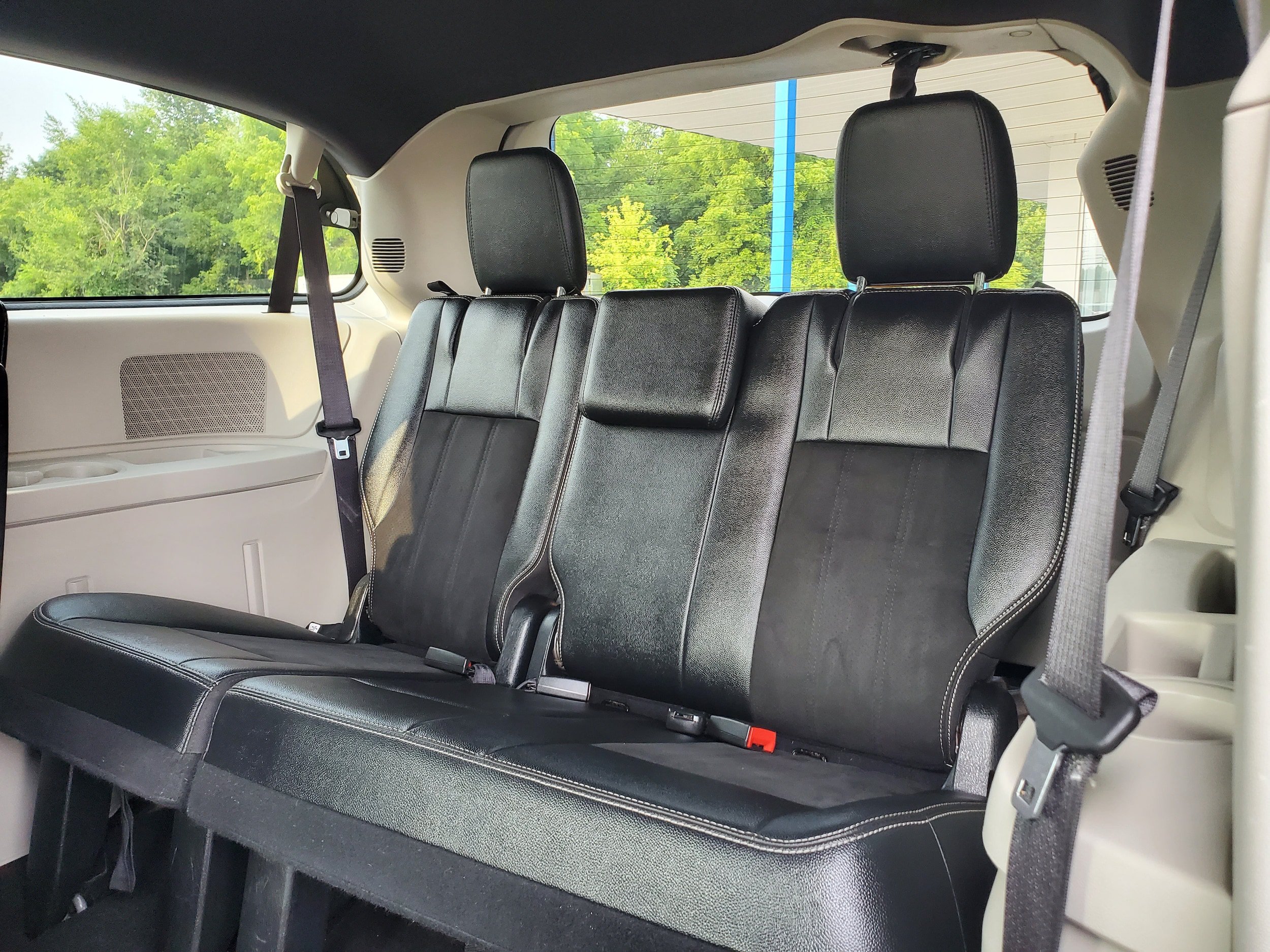 Used 2019 Dodge Grand Caravan SXT FWD image 23