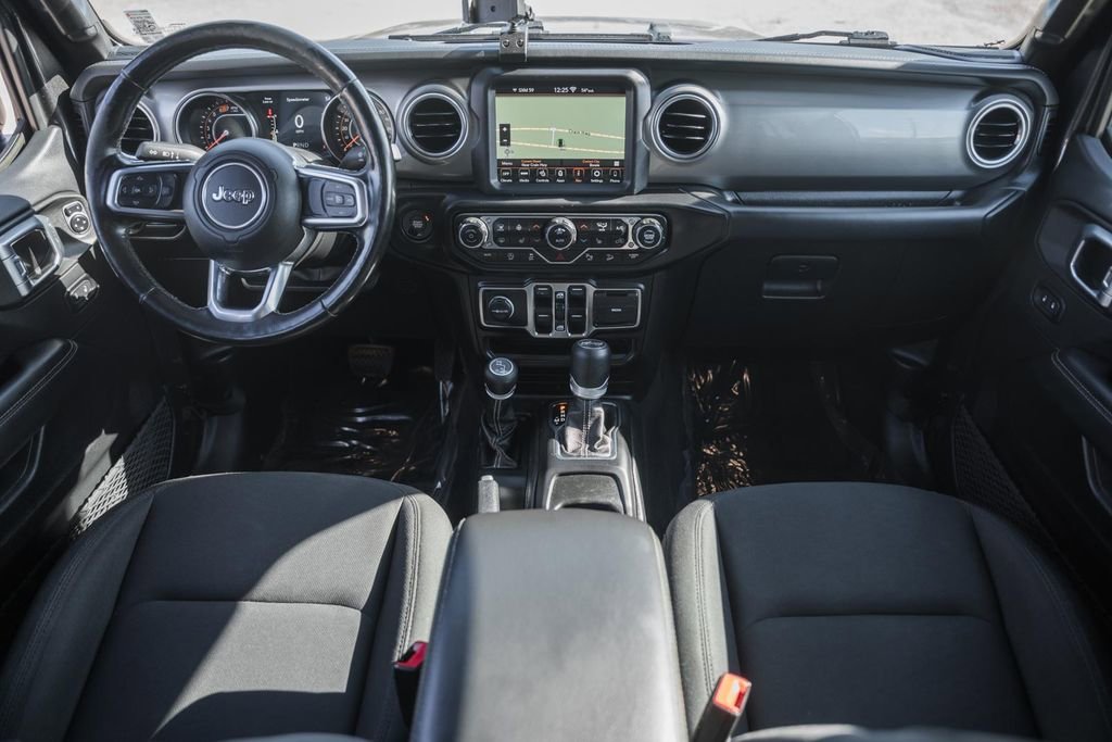 Used 2020 Jeep Wrangler Unlimited Sahara image 22