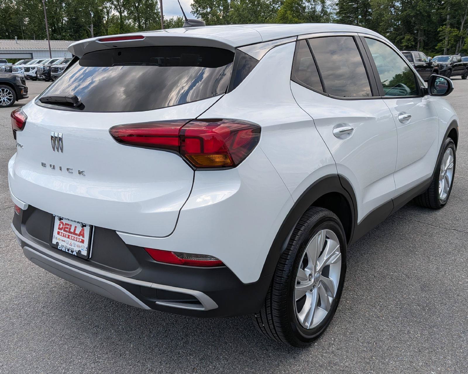 Used 2024 Buick Encore GX Preferred AWD/4WD image 7