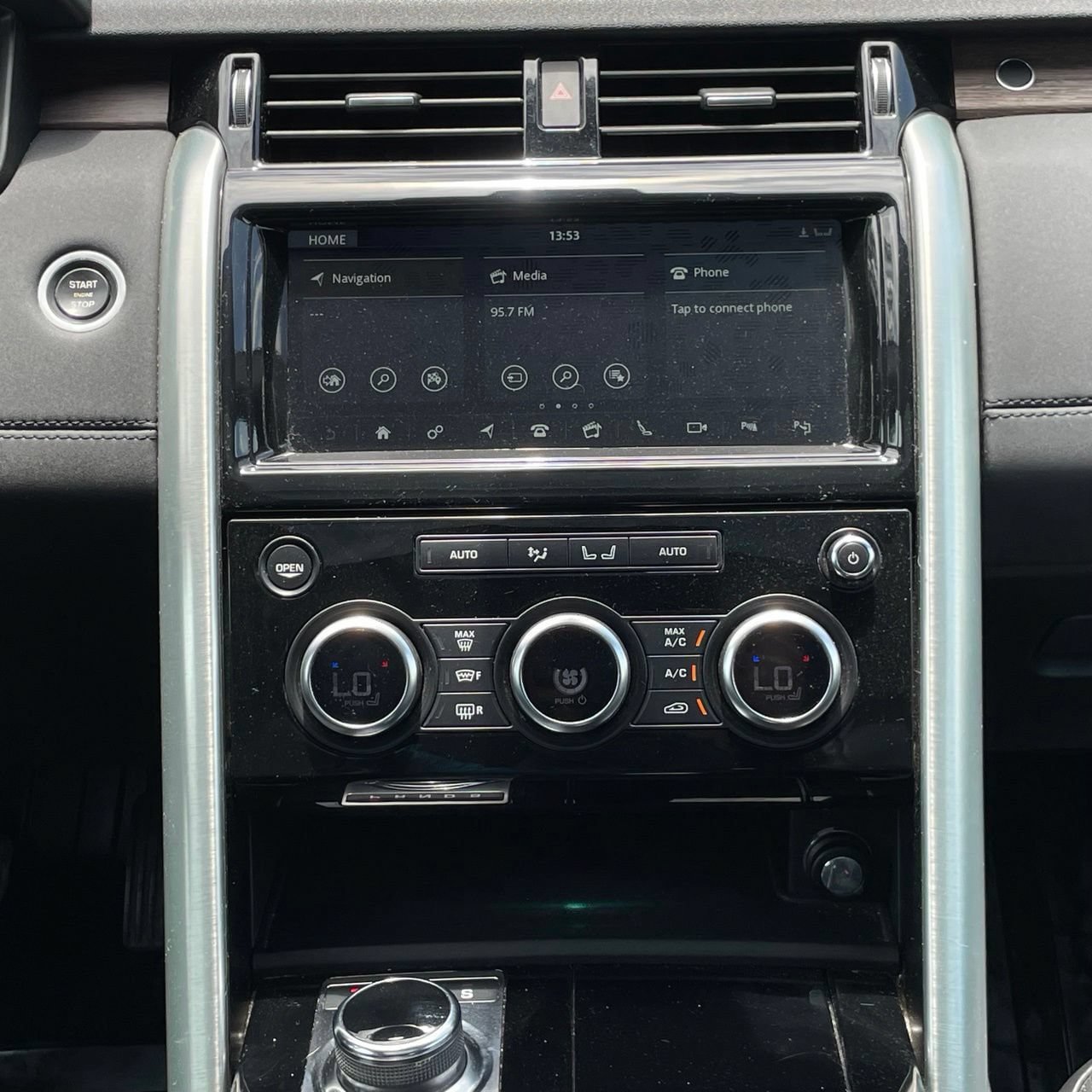 Used 2019 Land Rover Discovery HSE AWD/4WD image 18