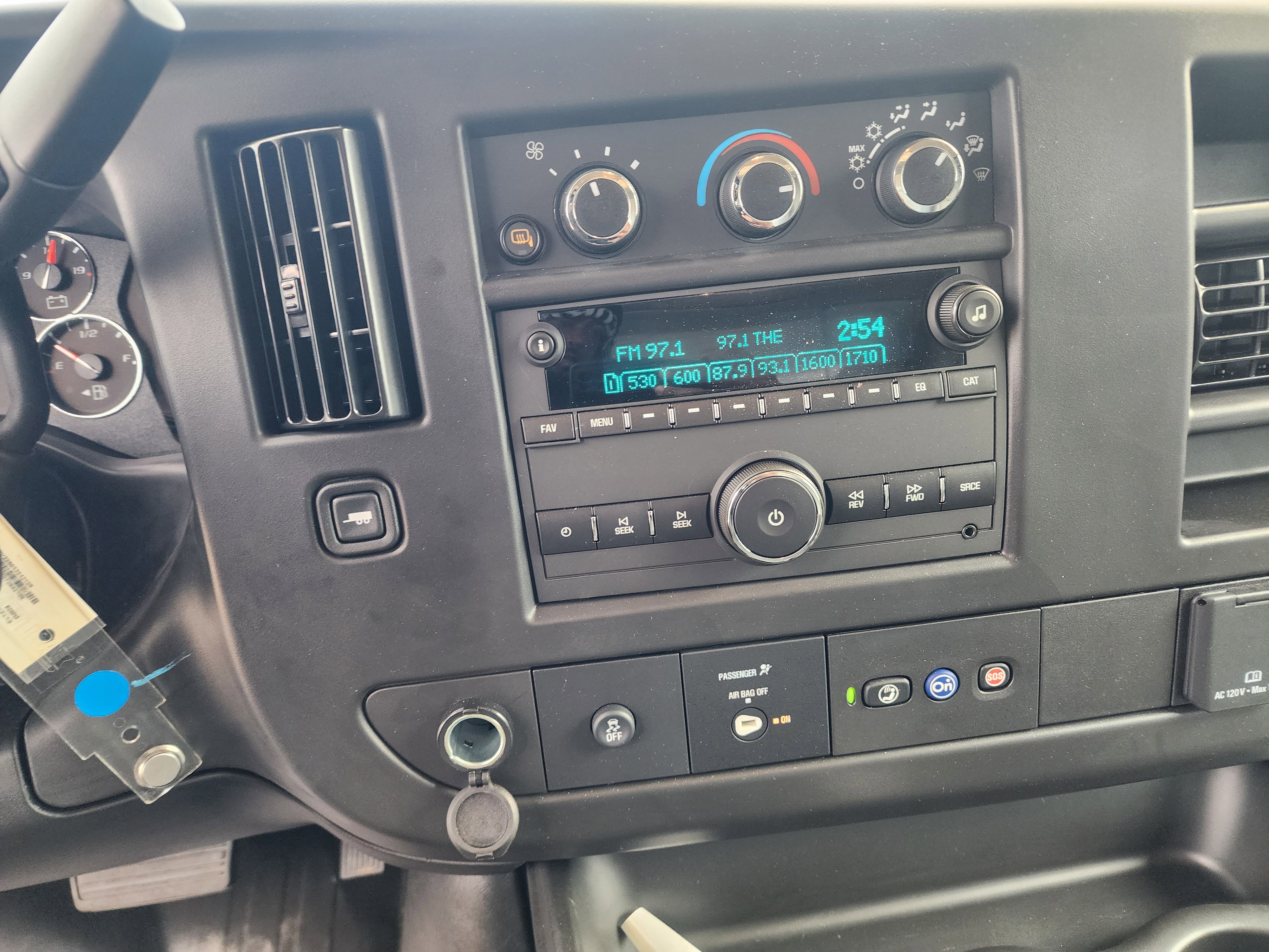 New 2025 Chevrolet Express 3500 w/ Power Convenience Package image 33