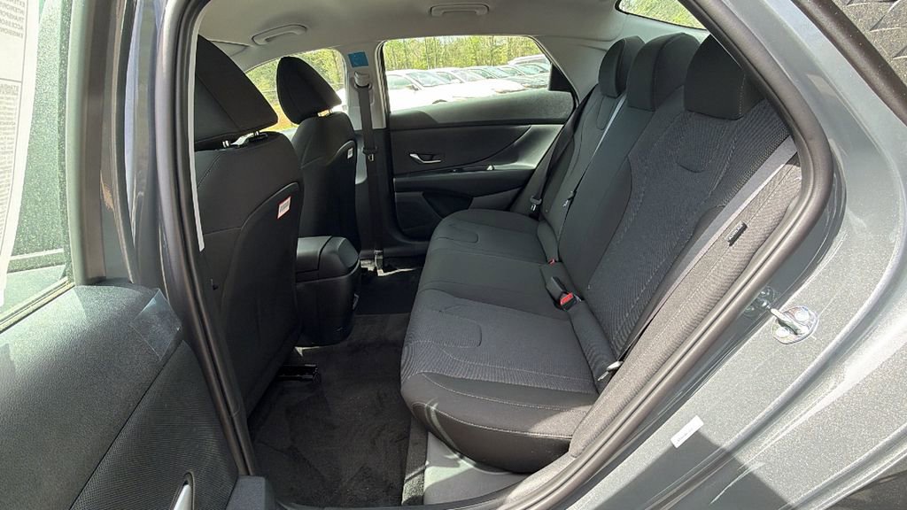 New 2026 Hyundai Elantra SE image 19
