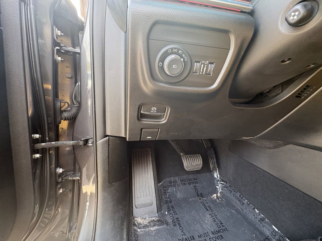 Used 2023 Jeep Grand Cherokee L Summit w/ Advanced Protech Group IV image 18