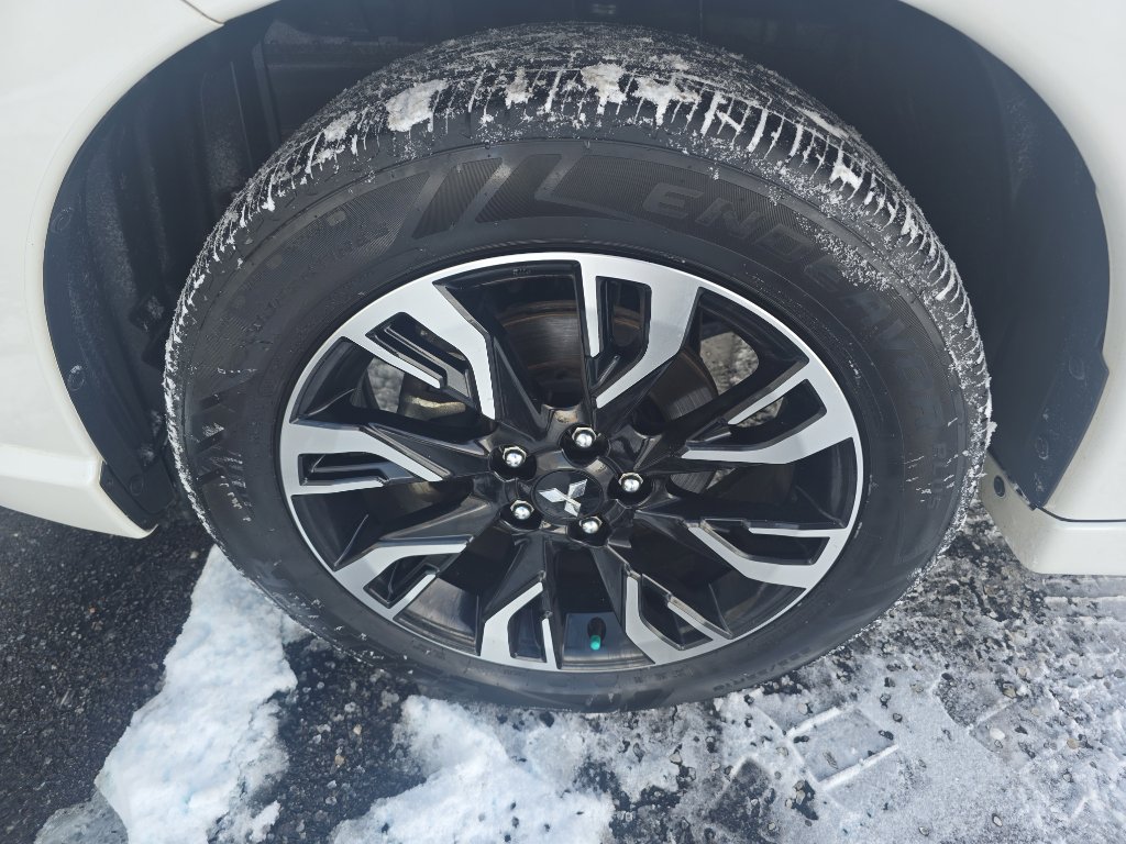 Used 2018 Mitsubishi Outlander SEL image 23