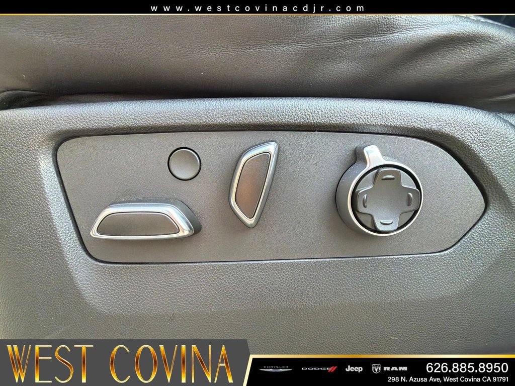 Used 2023 Cadillac Escalade V AWD/4WD image 16