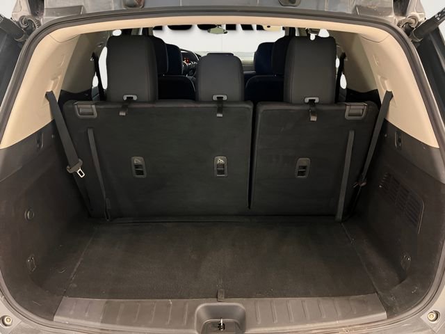 Used 2022 Nissan Pathfinder SV w/ SV Premium Package image 7