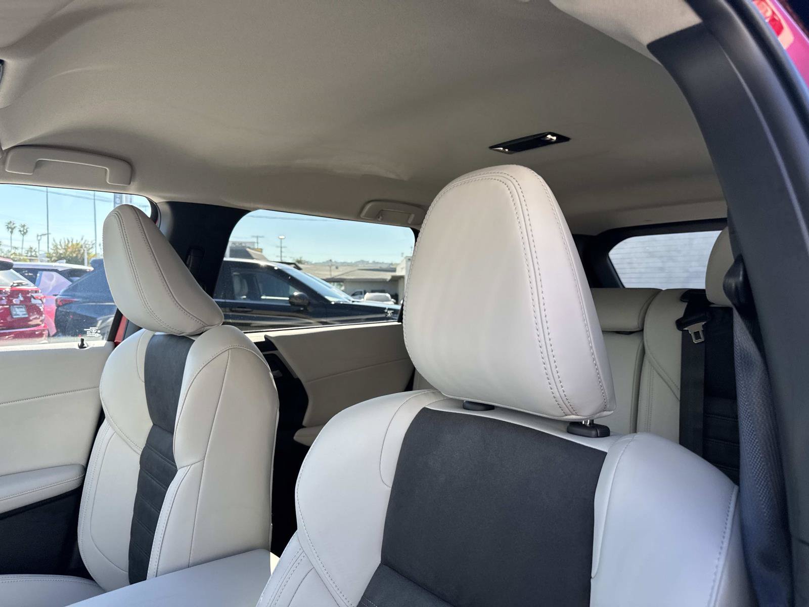 New 2026 Mitsubishi Outlander SE FWD image 14