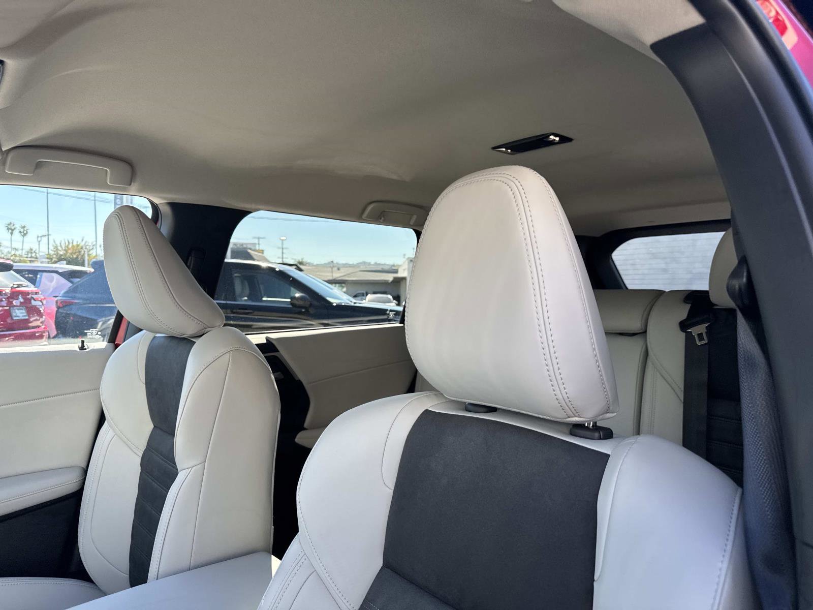 New 2026 Mitsubishi Outlander SE image 14