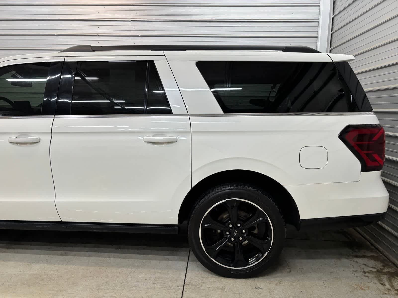 Used 2022 Ford Expedition Max Limited AWD/4WD image 5