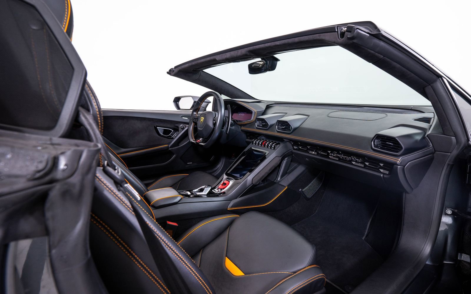 Used 2021 Lamborghini Huracan EVO image 18