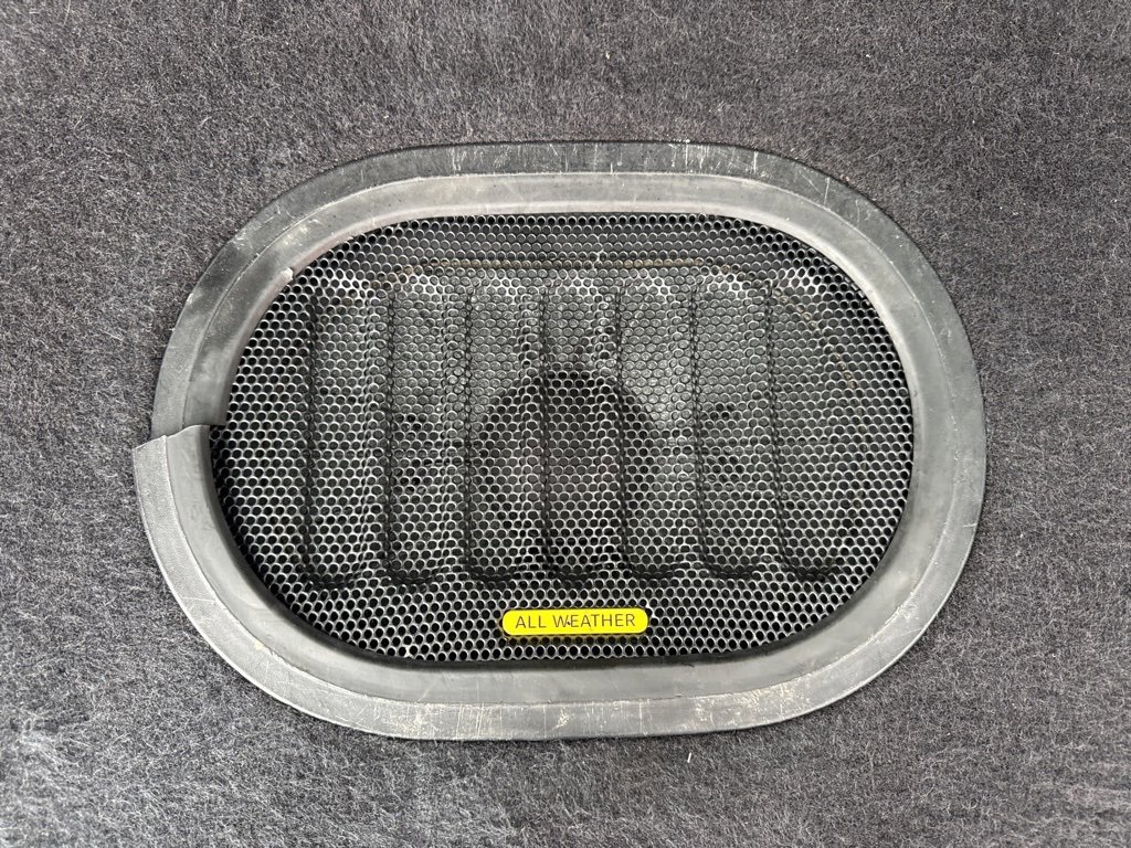 Used 2016 Jeep Wrangler Unlimited Rubicon w/ Connectivity Group image 9