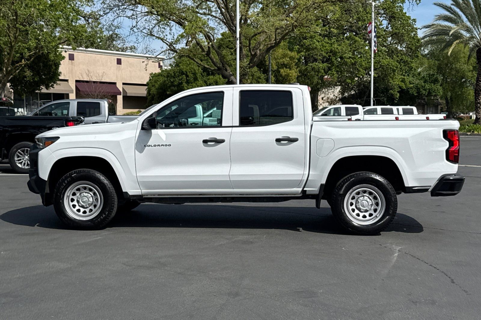 Used 2023 Chevrolet Colorado W/T image 6