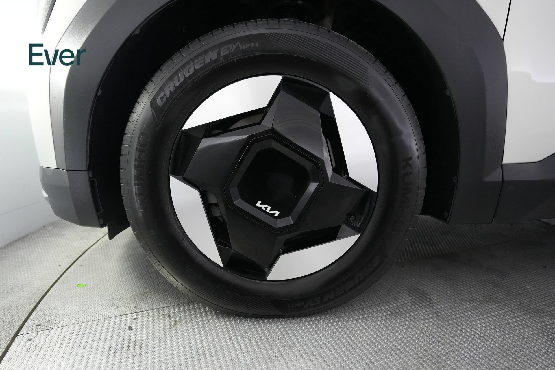 Used 2024 Kia EV9 Light Long Range RWD image 19
