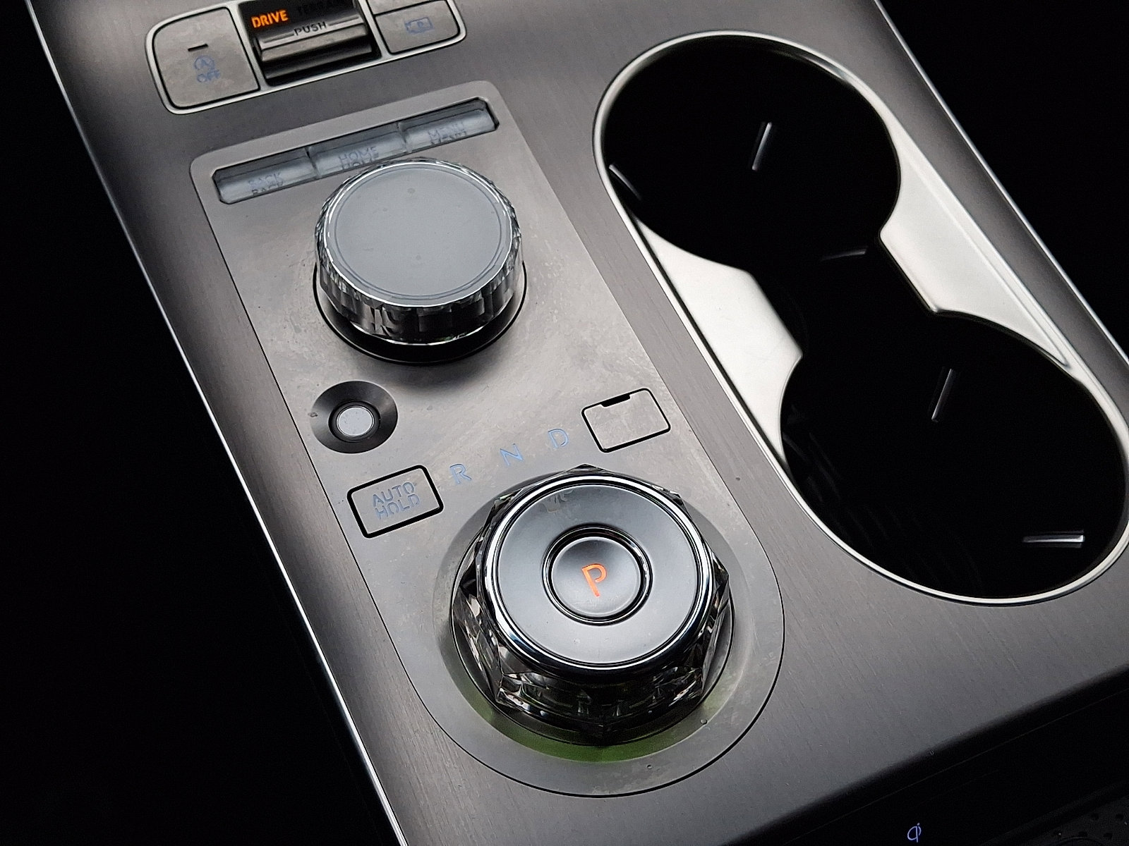 Certified 2026 Genesis GV70 2.5T Advanced image 15