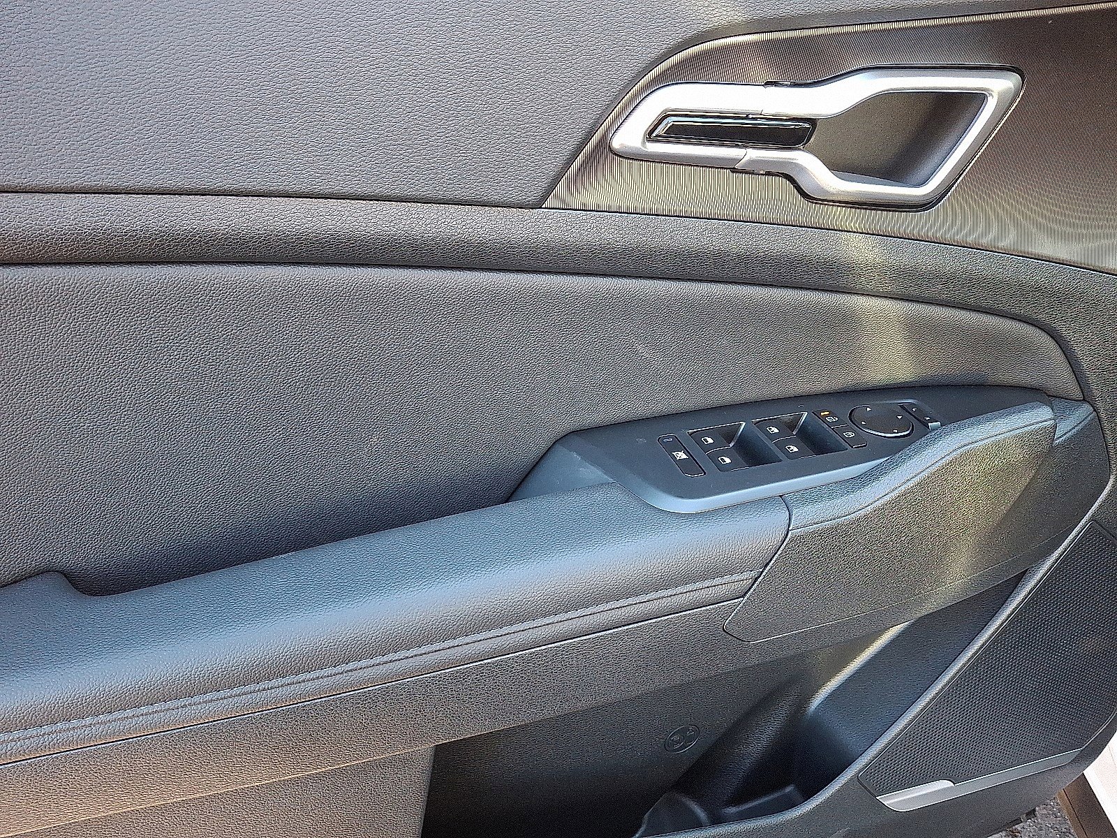 New 2026 Kia Sportage EX w/ EX Panorama Roof Package FWD image 7