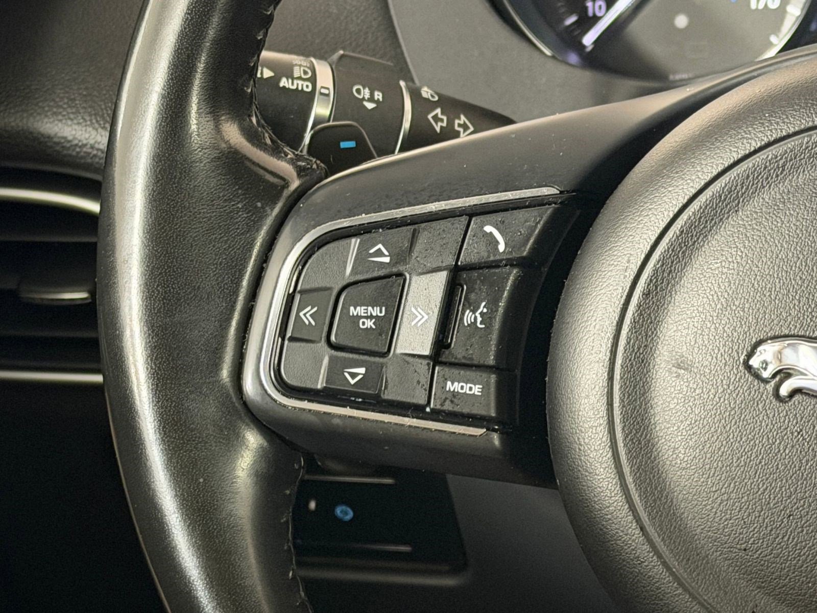 Used 2018 Jaguar F-PACE Premium AWD/4WD image 15