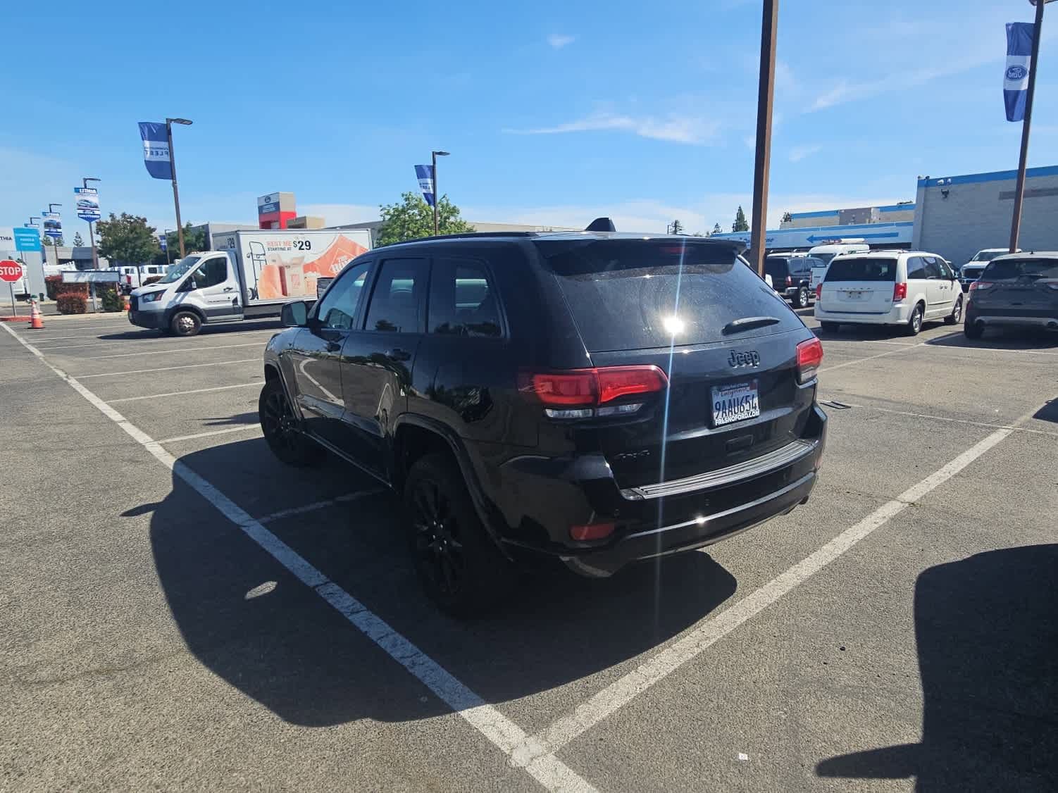 Used 2022 Jeep Grand Cherokee Laredo X image 6