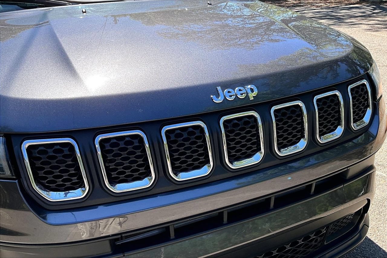 Used 2023 Jeep Compass Latitude AWD/4WD image 34