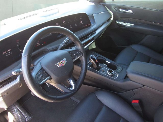 Used 2025 Cadillac XT4 Sport w/ Cold Weather Package FWD image 16