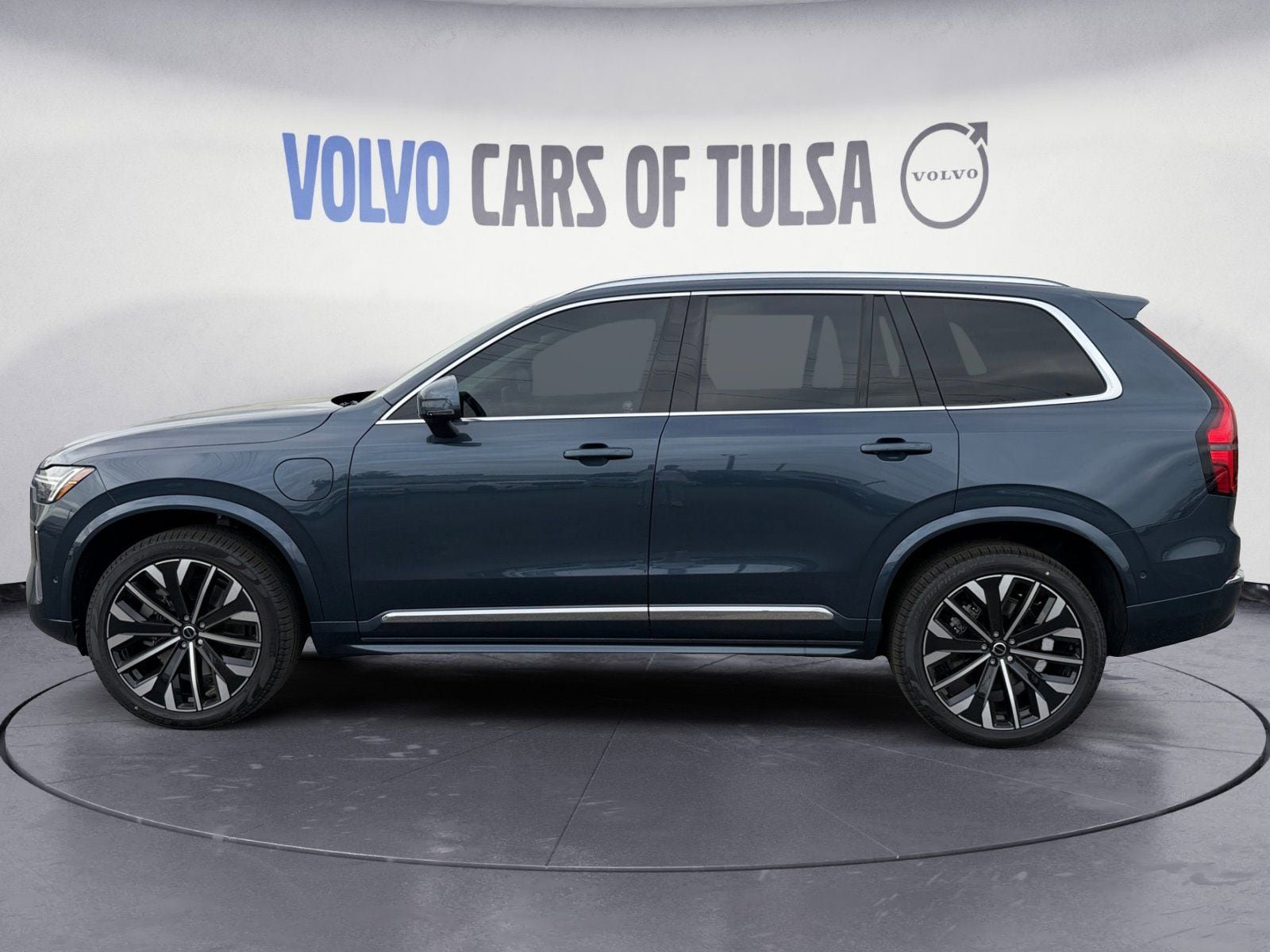 New 2026 Volvo XC90 T8 Ultra w/ Protection Package Premier image 2