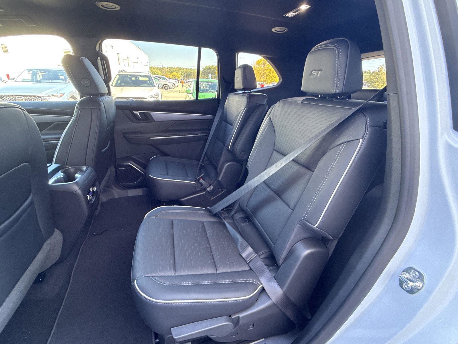 New 2026 Buick Enclave Sport Touring w/ Super Cruise Package image 7