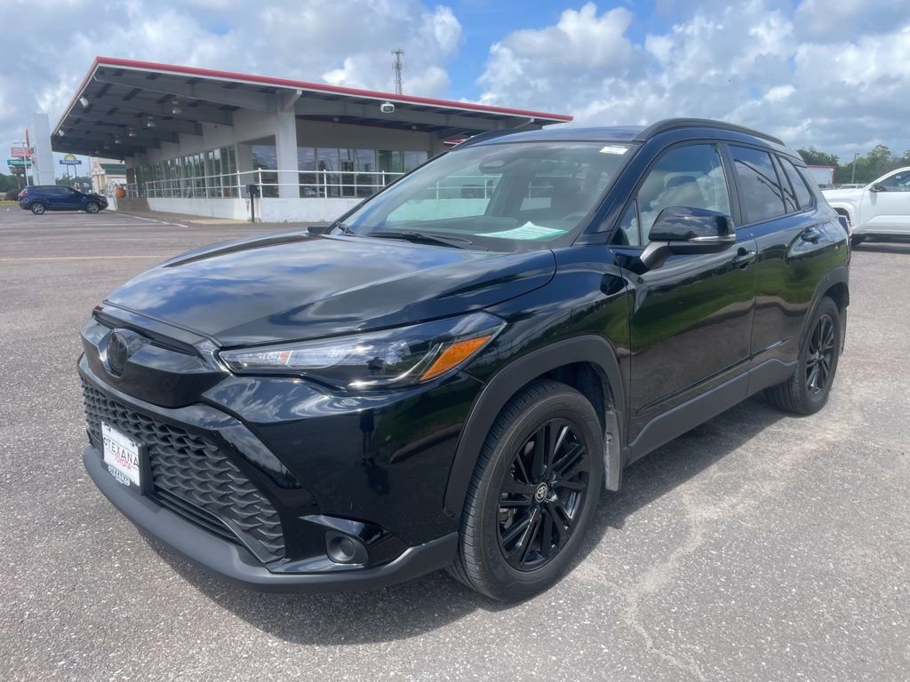 Used 2025 Toyota Corolla Cross AWD Hybrid image 3