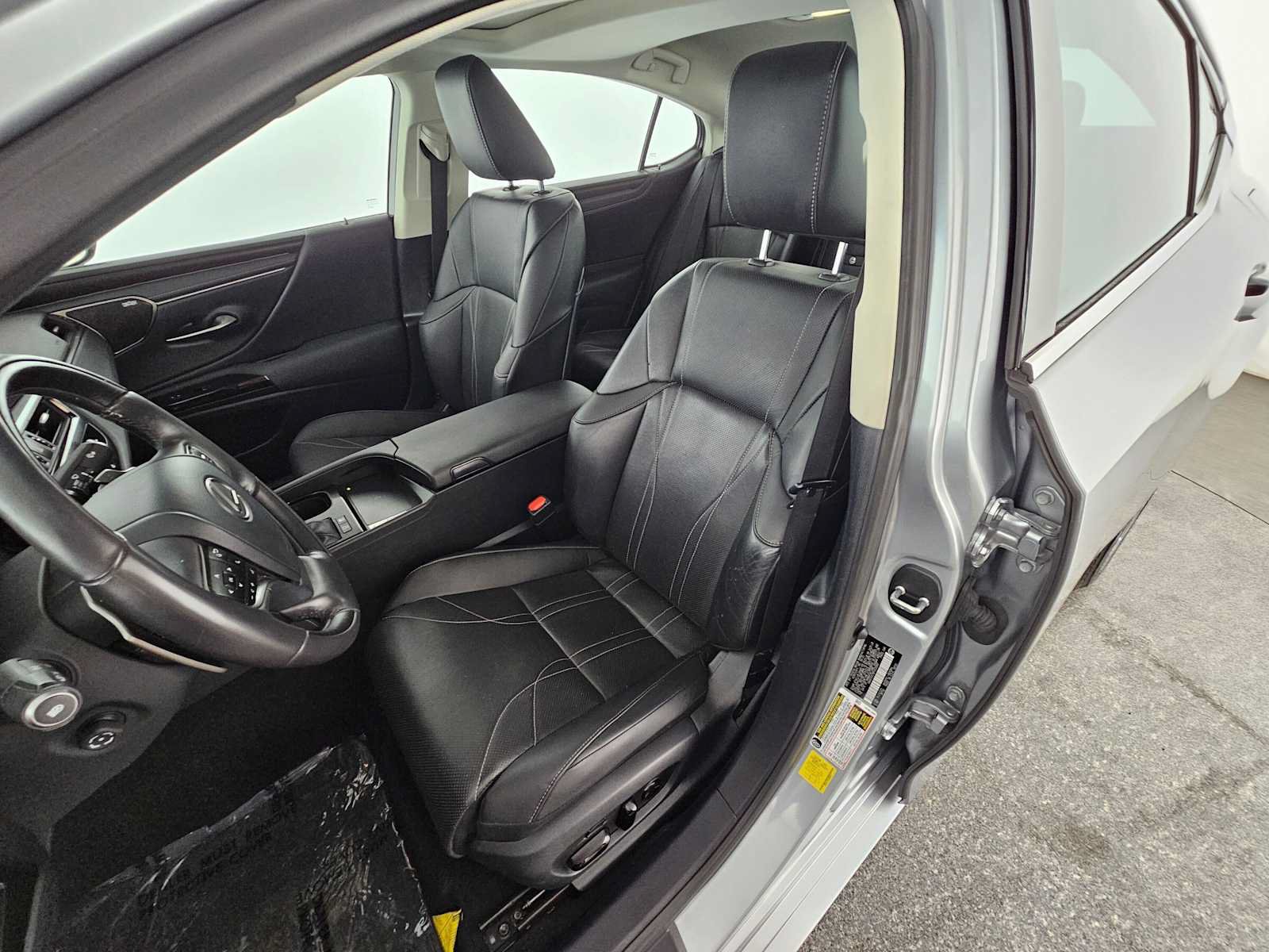 Certified 2023 Lexus ES 300h w/ Accessory Package (Z2) FWD image 21