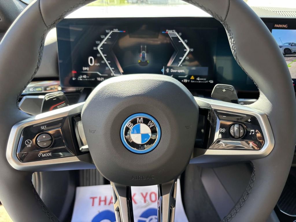 New 2026 BMW 550e xDrive w/ Executive Package image 17