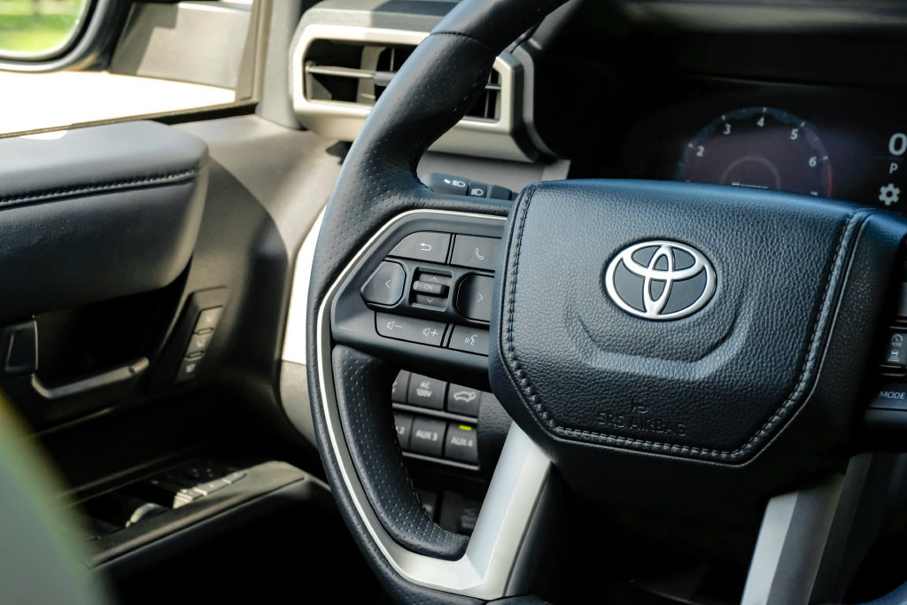 Used 2025 Toyota 4Runner Trailhunter AWD/4WD image 20