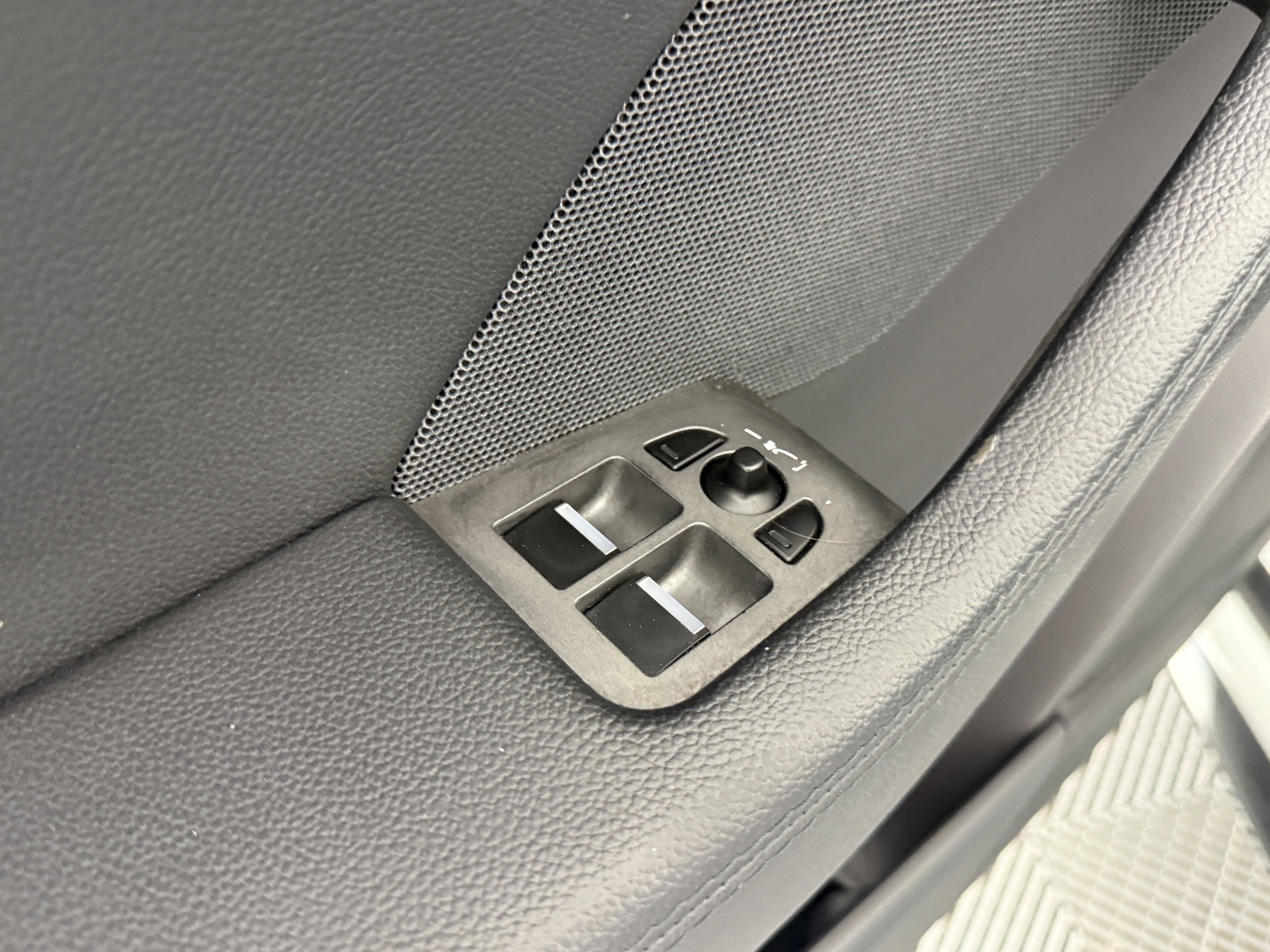 Used 2015 Jaguar F-TYPE S image 12