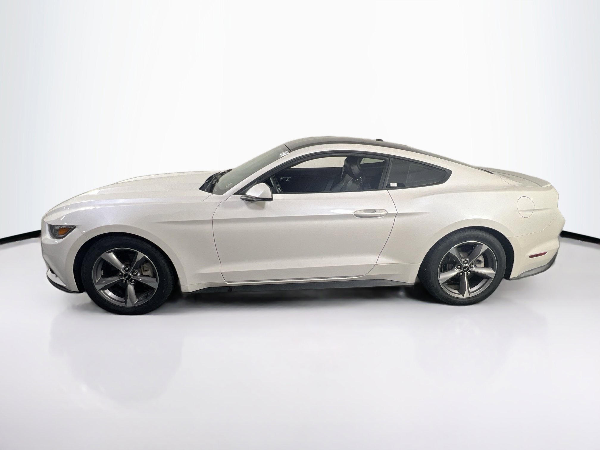 Used 2017 Ford Mustang Premium image 8
