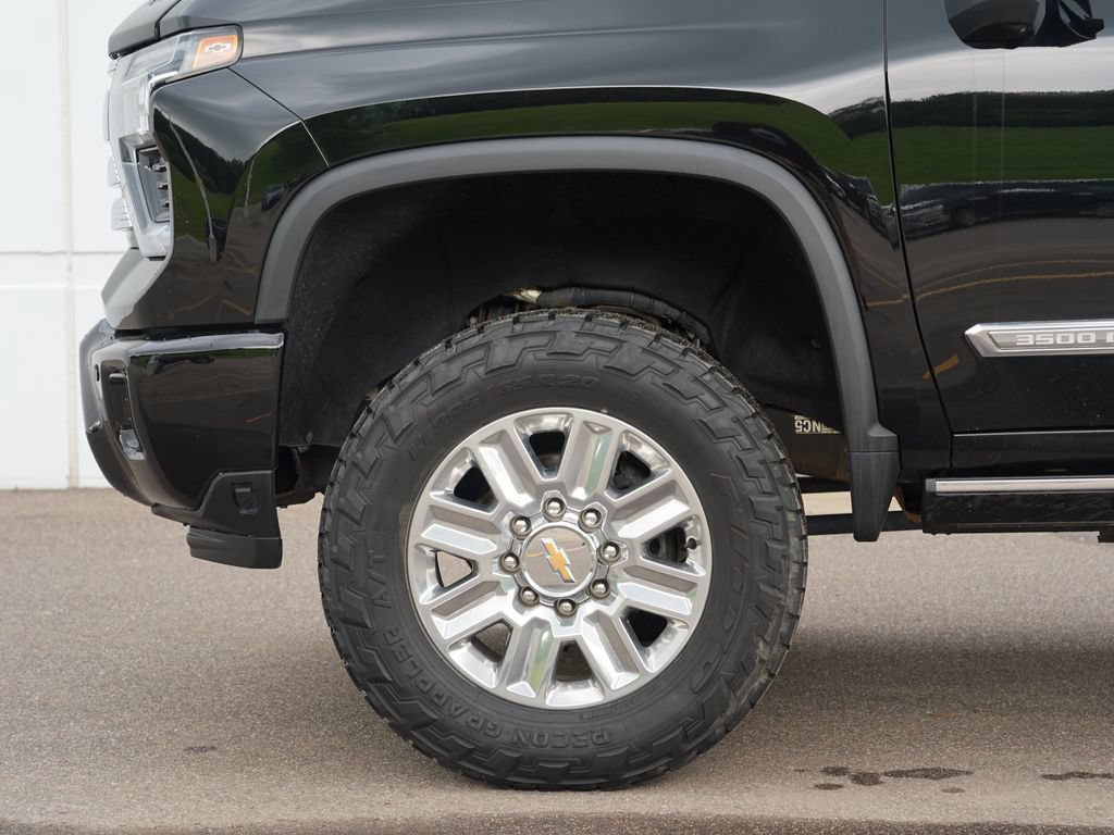 Certified 2024 Chevrolet Silverado 3500 High Country w/ High Country Premium Package AWD/4WD image 11