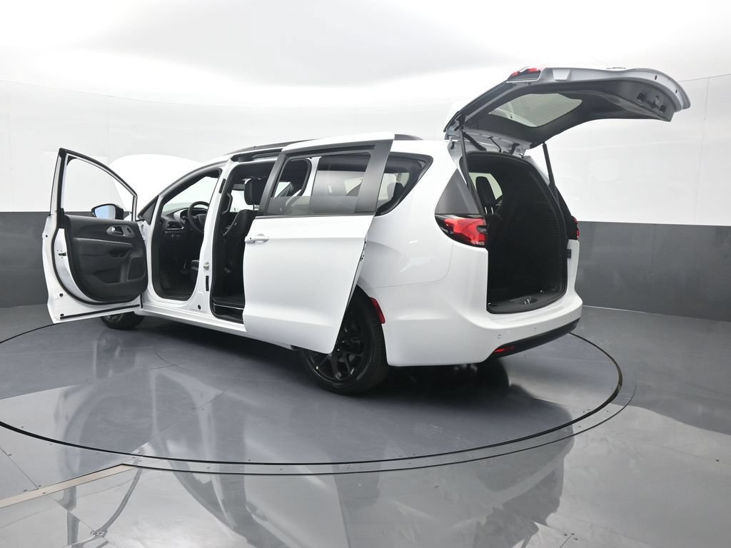 New 2026 Chrysler Pacifica Limited w/ S Appearance Package FWD image 70