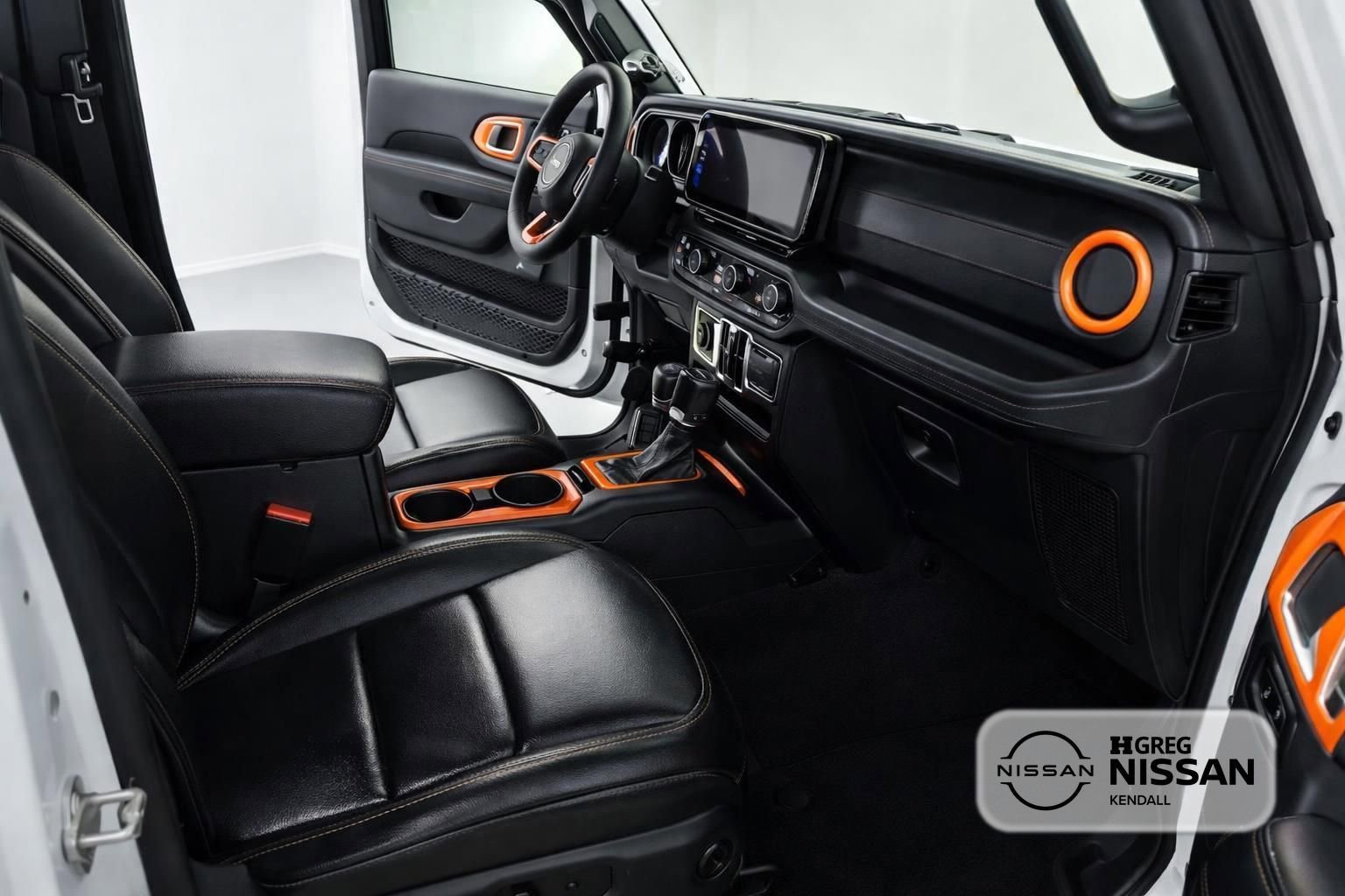 Used 2024 Jeep Wrangler Unlimited Sahara w/ Technology Group image 7