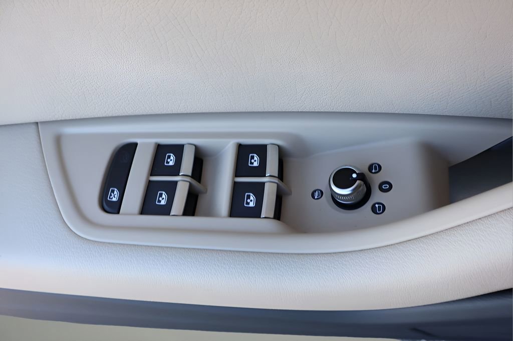 Used 2019 Audi A4 2.0T Premium w/ Convenience Package image 11