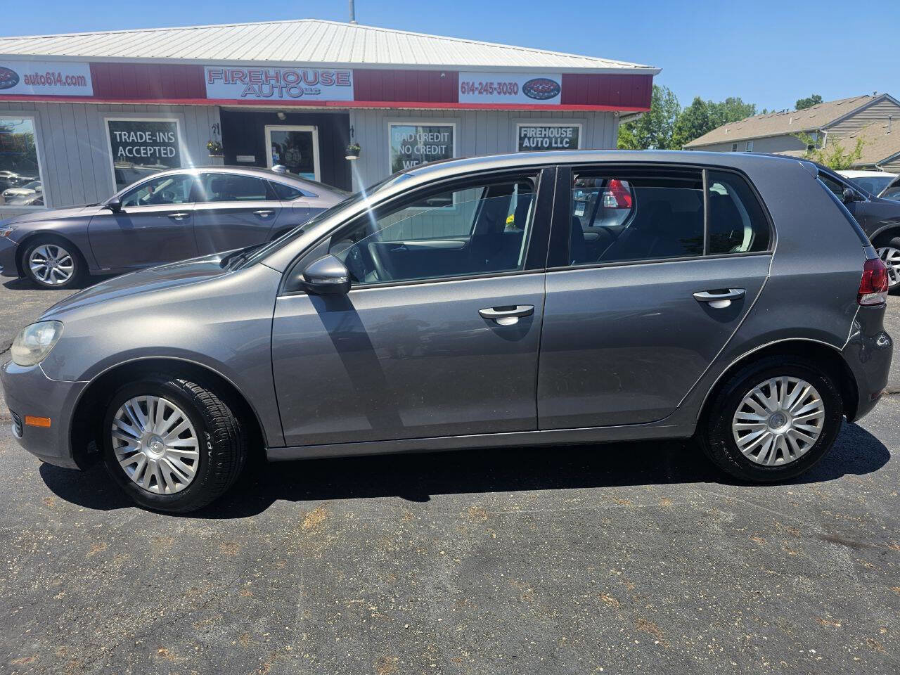 Used 2012 Volkswagen Golf 4-Door FWD image 9
