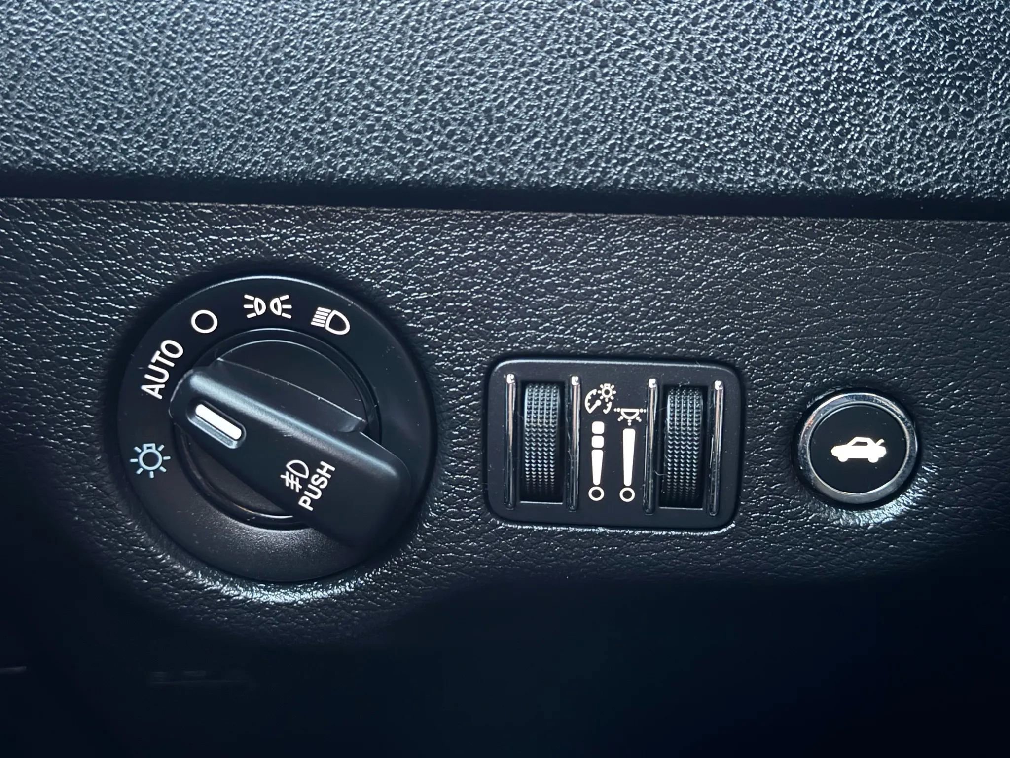 Used 2019 Dodge Charger GT image 30