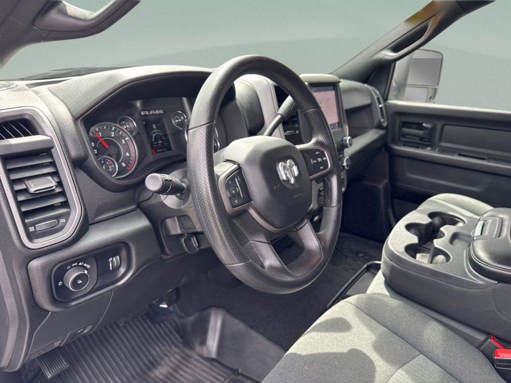 Used 2024 RAM 3500 Tradesman w/ Chrome Appearance Group image 19