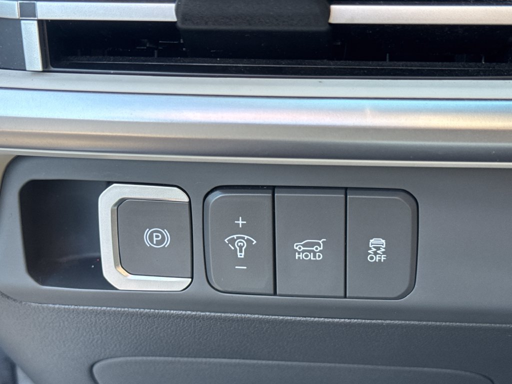 Used 2024 Hyundai Santa Fe SEL FWD image 27