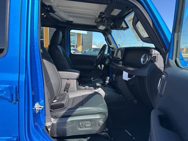 New 2025 Jeep Gladiator Sport w/ Premium Package image 17